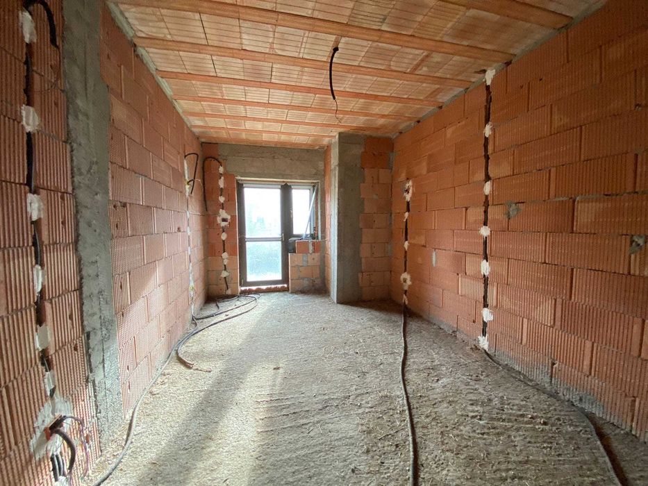 Casă la Roșu de Vânzare Gârleni de Sus (Bacău) cu teren 2290mp