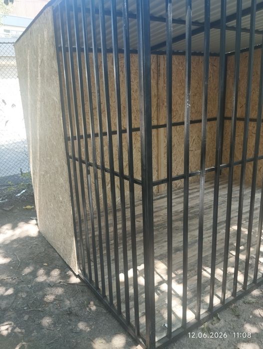Срочно продам вальер и клетку для собак . Доставка