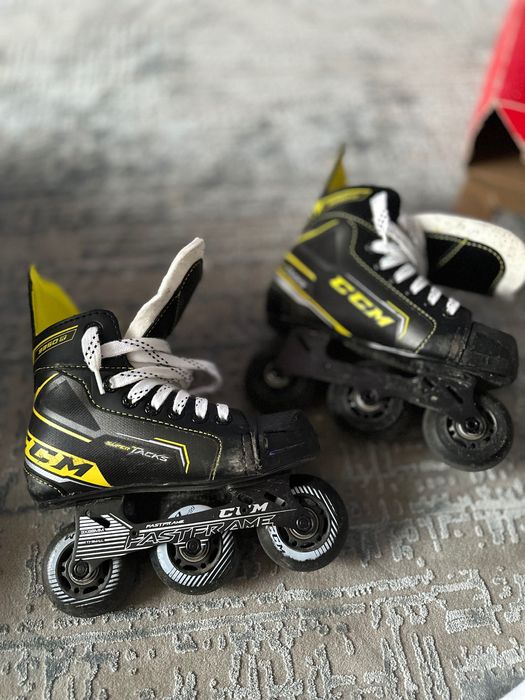 Роликовые хоккейные коньки CCM