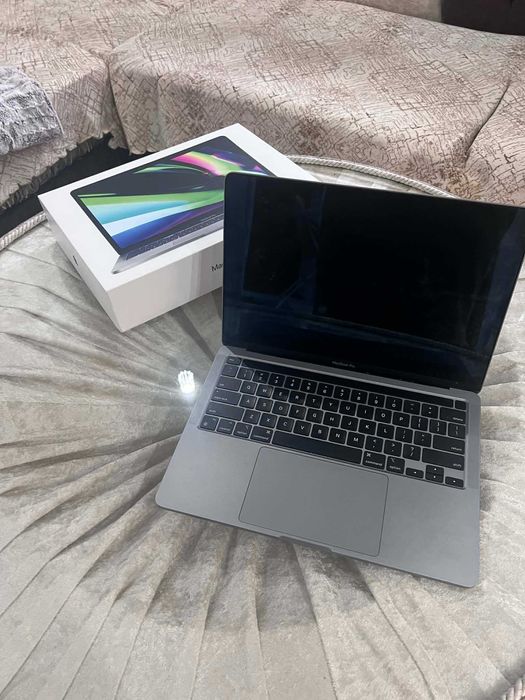 Продавам MacBook M1 2020