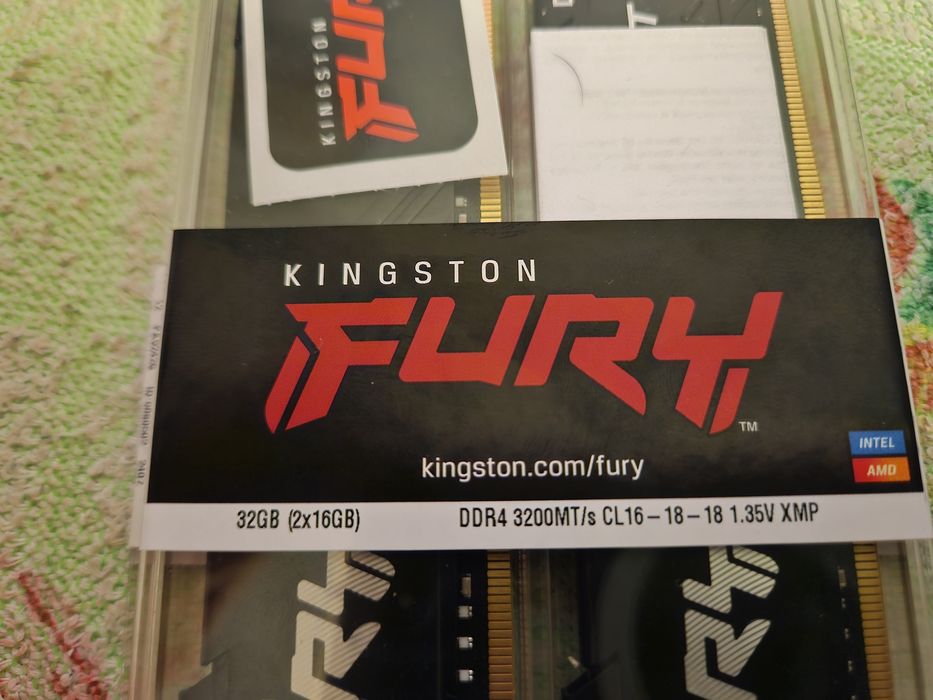 Нова 32GB (2x16GB) DDR4 RAM: Kingston Fury Beast RGB DDR4-3200 CL16