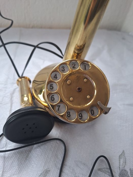 Ретро телефон бронзов