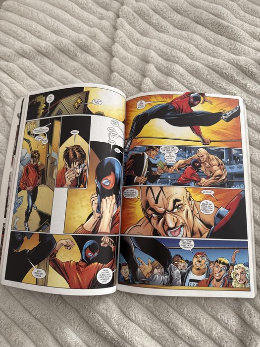 Продам комикс современный человек паук