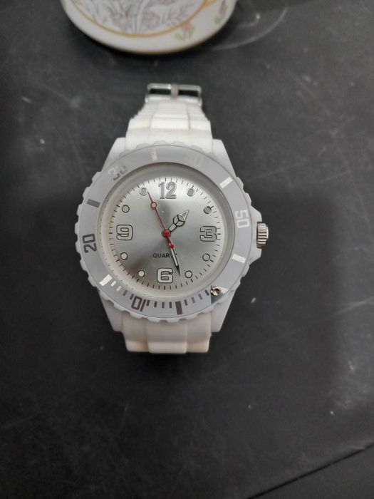 Ceas de mana electronic