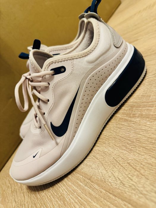 Adidasi nike, marime 36,5