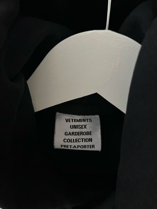 Суичър VETEMENTS Limited Edition Logo