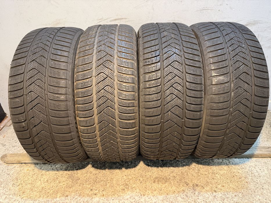 Гуми 245/40/19 PIRELLI Sottozero Winter