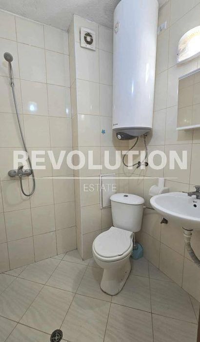 Дава се под наем Двустаен апартамент в Варна, Зимно кино Тракия - 50 кв.м за 375 € - Снимка #2