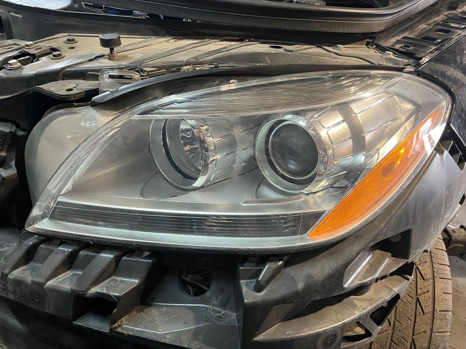 Ляв фар Mercedes Ml w166 USA