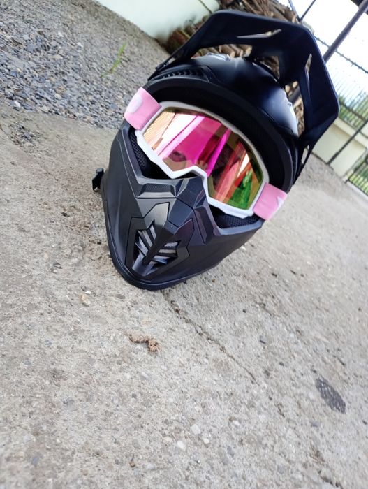 Cască moto, ochelari