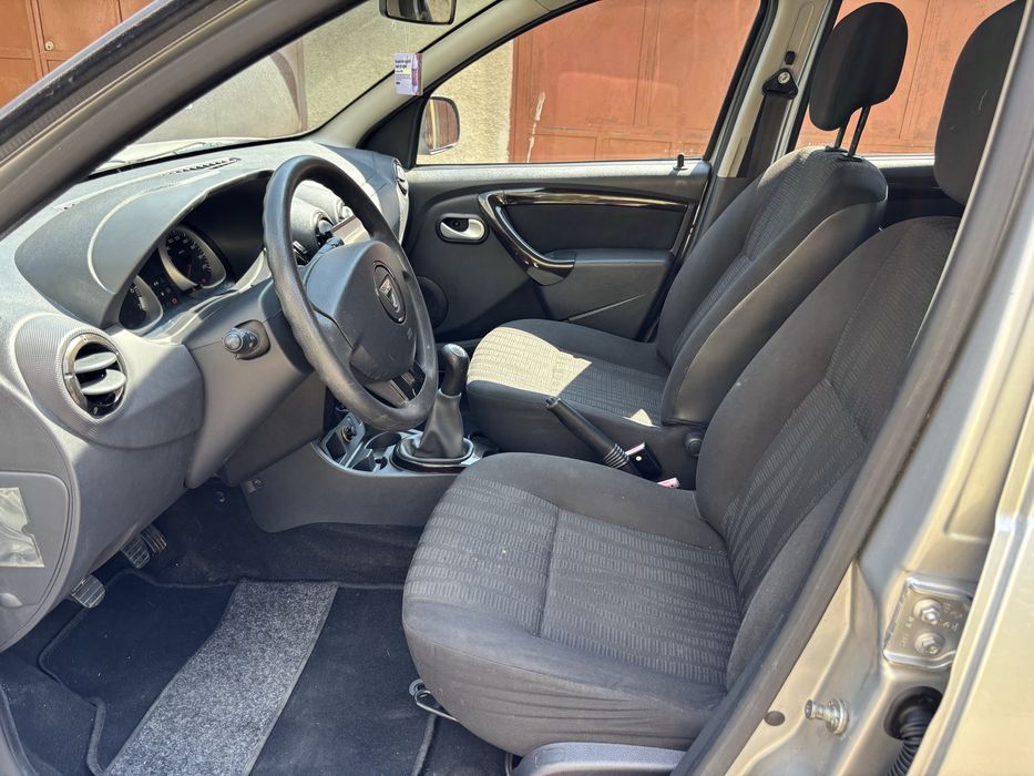 Dacia Duster Laureate 1,6 16 v benzina