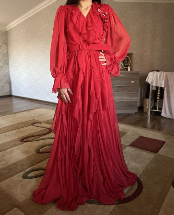 Вечерное платя один раз одета