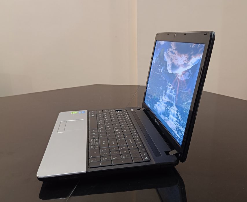 Продам ноутбук Packard bell / Core i3