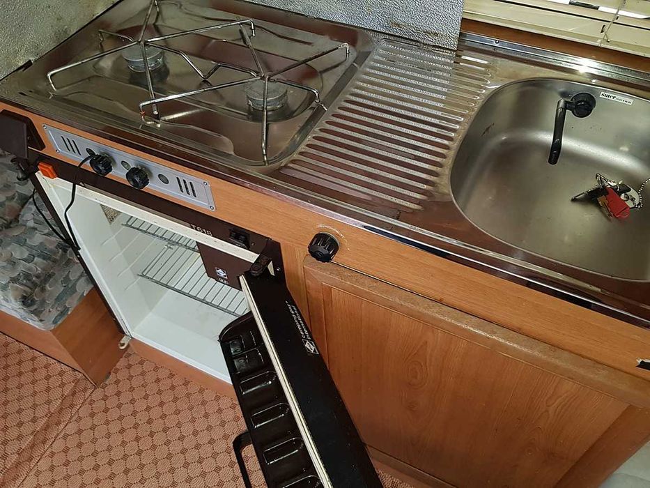 Запазена каравана нов внос от Холандия RAPIDO 750kg