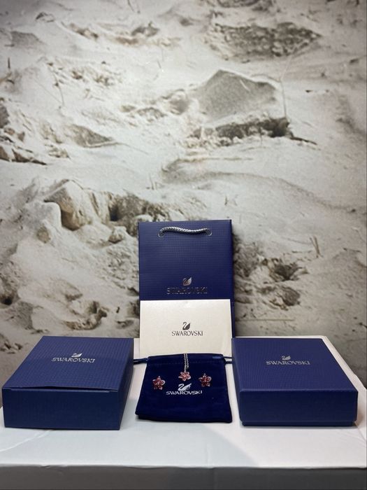 set flori roz lant si cercei swarovski