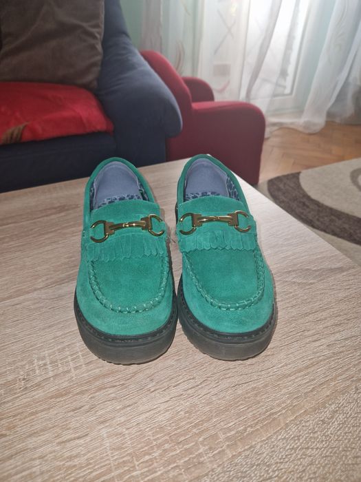 Incaltaminte de piele întoarsă marimea 35