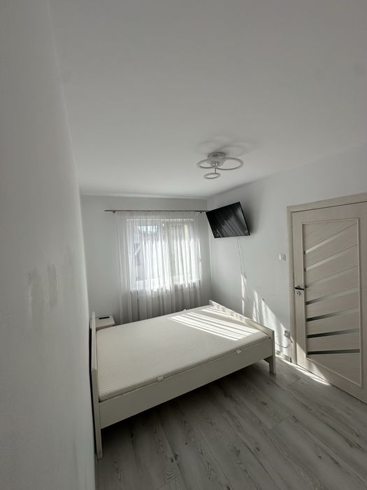 Apartament 3 camere de închiriat