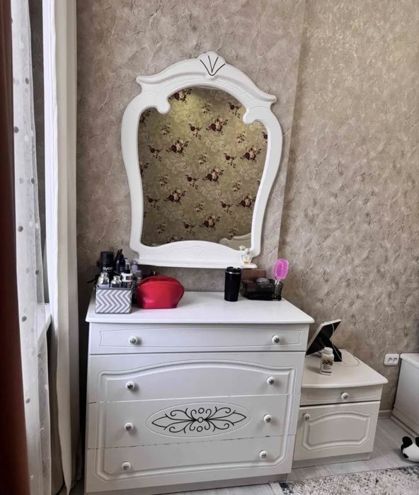 Продается спальный гарнитур