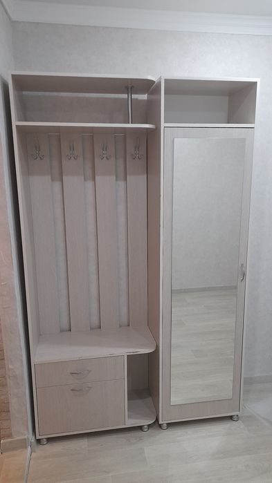 Продам шкаф в прихожую