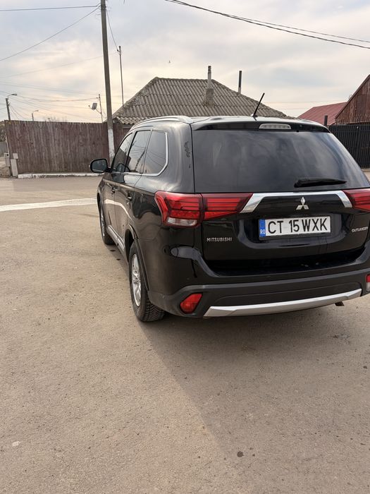 Mitsubishi outlender