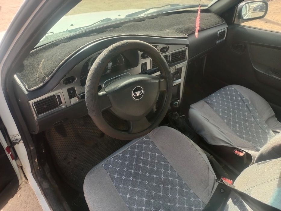 Продаю машину нексия