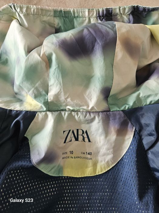 Geaca Zara 10 ani .50 lei .Hanorac Zara 10 ani 30 lei