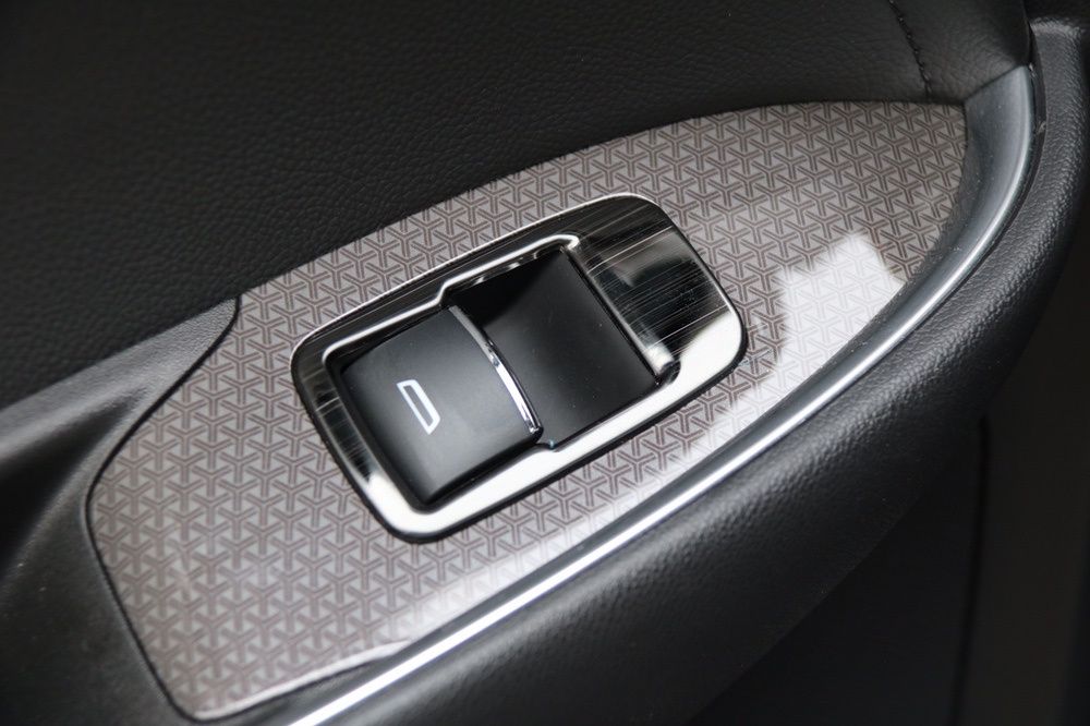 Рамка стеклоподъёмников Малибу 2 1.5-2.0-premier