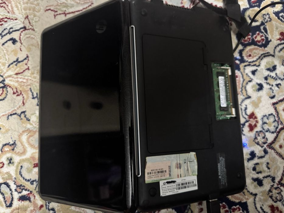 ноутбук HP mini.