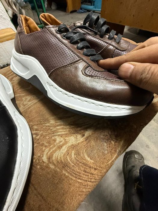 Продам кроссовки