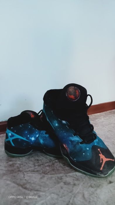 Спортивные кроссовка