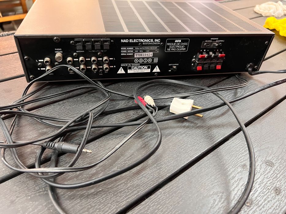 УСИЛВАТЕЛ TEAC A-X400

(Цената е за брой)