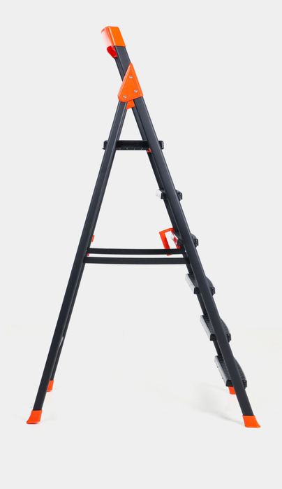 Прочная стремянка Соmfort 250 кг