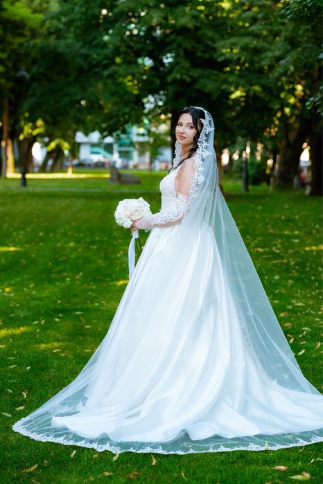 Vand rochie de mireasa