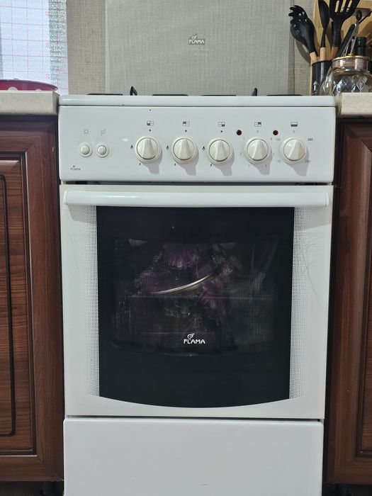 Продам газ плиту