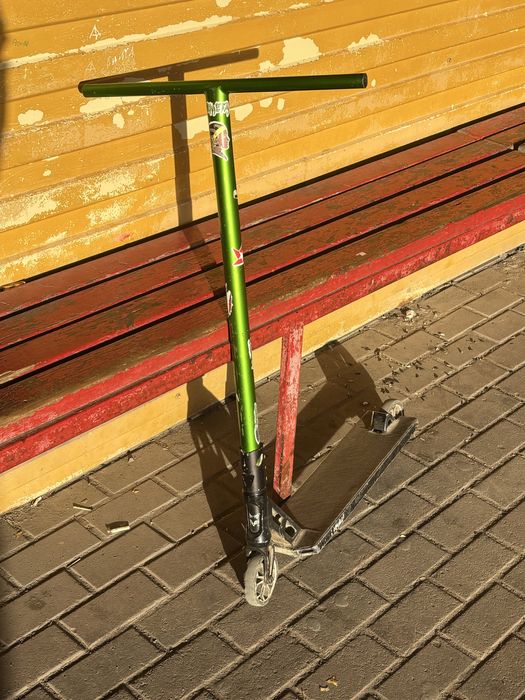 Продаю трюковой самокат limit