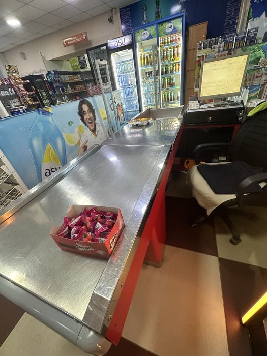 Продаю кассовый стол!