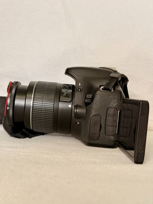 Canon EOS 600D + Canon EF-S 18-55mm F/3.5-5.6