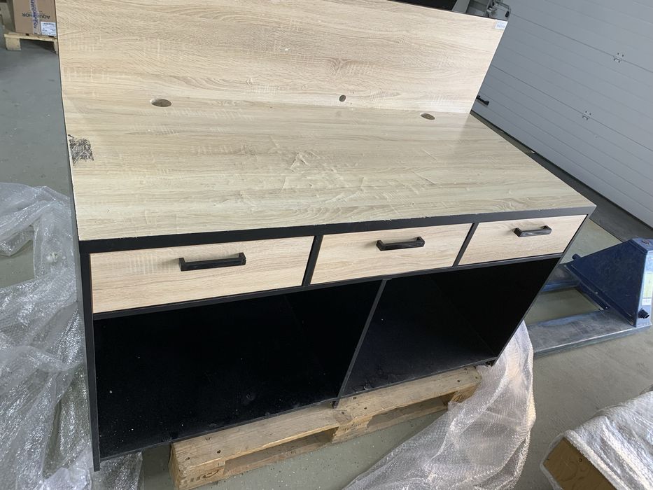 Офисная мебель и столы