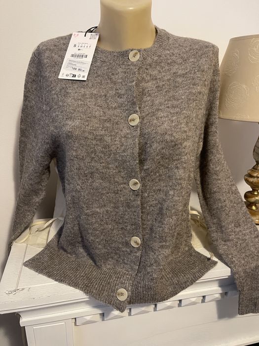 Cardigan Zara.      .