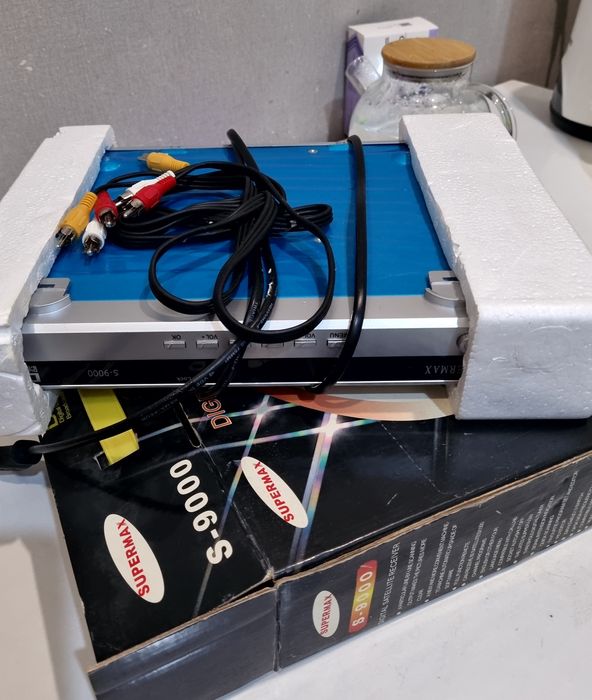 Спутниковый ресивер Supermax S-9000