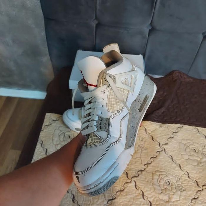 Jordan 4 Metallica