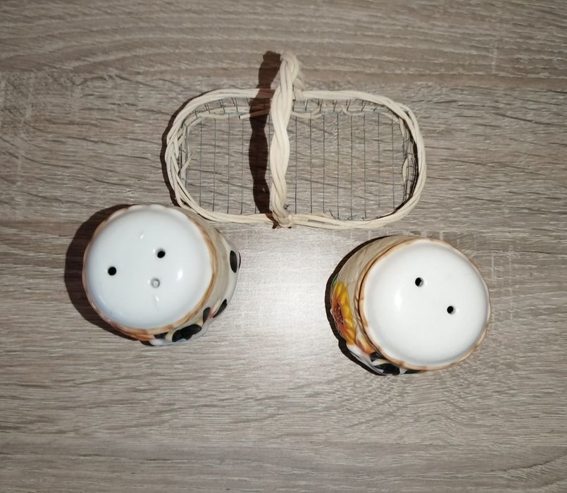 Солница за сол и пипер - нова