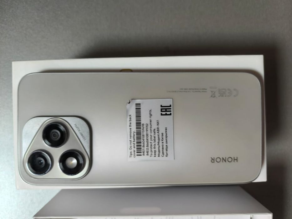 Телефон Honor 400 Lite