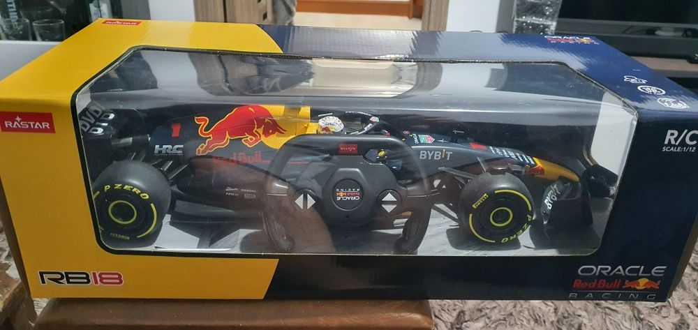 Vând F1 Redbul BR18 scale 1/12