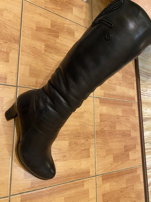 Продам кожаные сапоги зимние