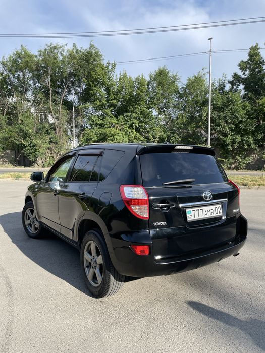 Продам Toyota Rav4
