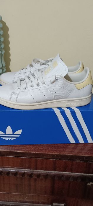 Маратонки adidas