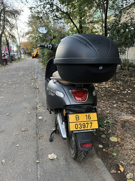 Vand scuter electric TINBOT F10 an 2022 stare impecabila permis B