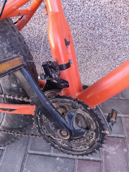 Vănd bicicletă cu roți groase