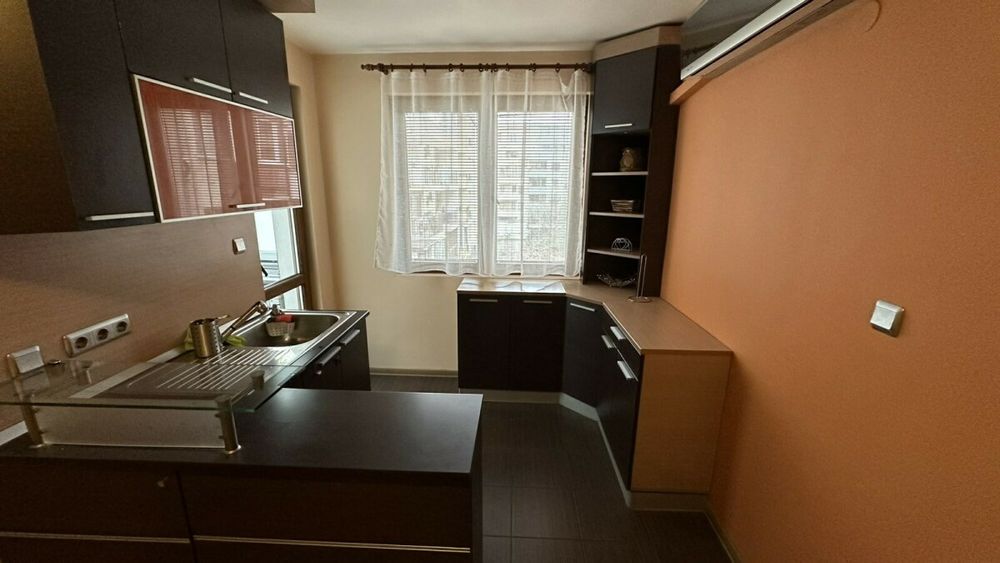 Дава се под наем Тристаен апартамент в Варна, ВИНС - 72 кв.м за 510 € - Снимка #2
